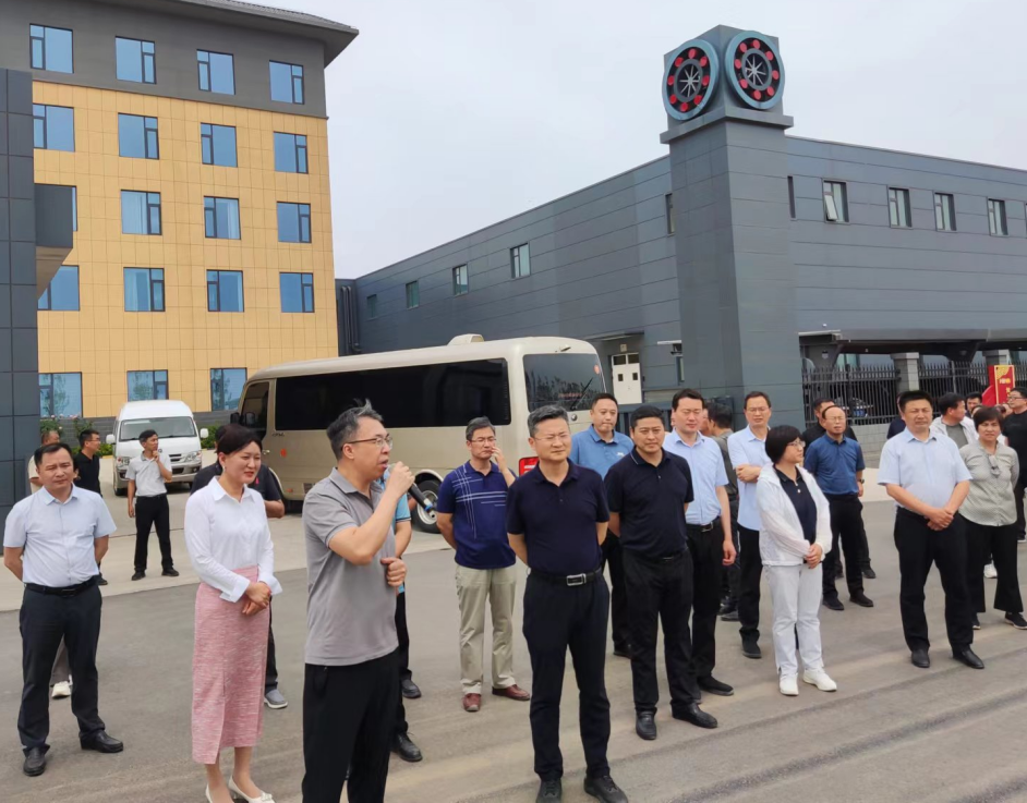 孟津區(qū)2024年第三次項(xiàng)目觀摩活動(dòng)--孟津區(qū)委副書記、區(qū)長(zhǎng)常涌濤一行實(shí)地調(diào)研鴻元軸承